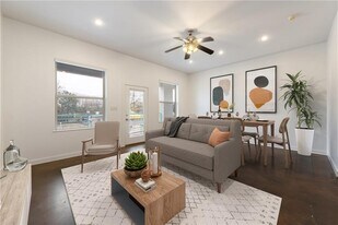 2601 E 7th St in Austin, TX - Building Photo