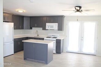 10465 Omega Cir in El Paso, TX - Building Photo - Building Photo