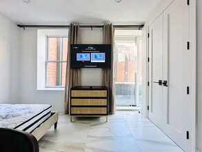 Furnished room/NOT APARTMENT in Brooklyn, NY - Foto de edificio - Building Photo