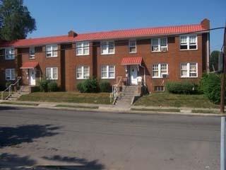 416 Maumee Ave in Toledo, OH - Foto de edificio - Building Photo