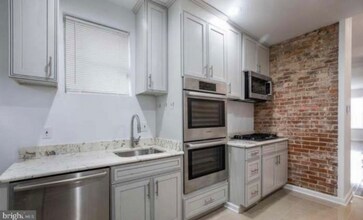 815 N Calhoun St-Unit -2 in Baltimore, MD - Foto de edificio - Building Photo