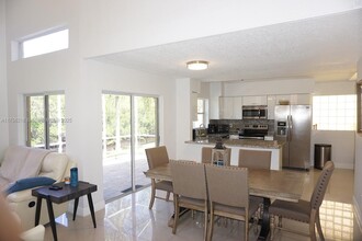 1057 SE 6th Ave in Dania Beach, FL - Building Photo - Building Photo