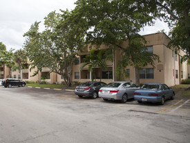 Sabal Pointe in Palm Springs, FL - Building Photo