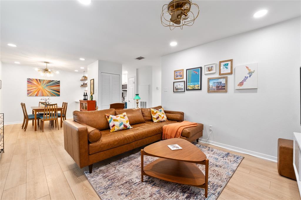 2450 Ashdale Dr in Austin, TX - Building Photo