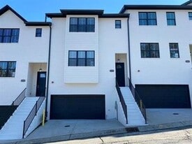 8025 Linfield Way in Sandy Springs, GA - Building Photo