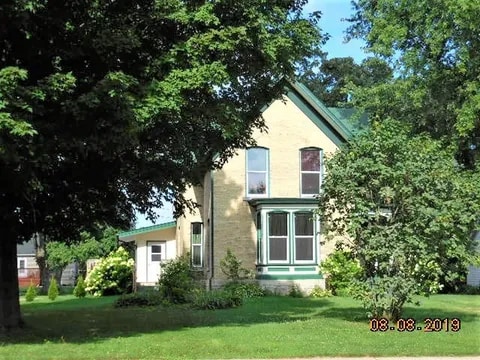 property at 608 S Madison St
