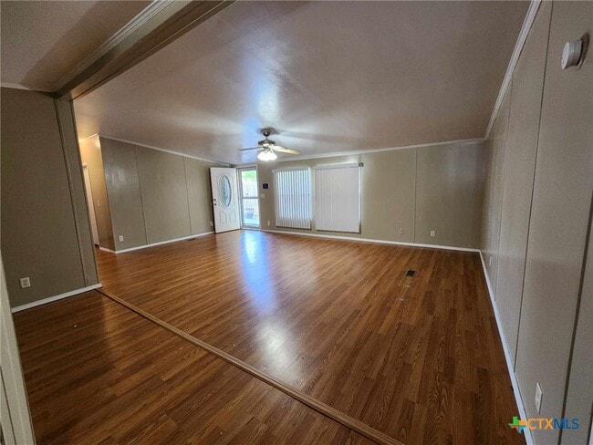 property at 922 Ashwood Dr