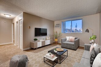 The Meridian at Lakewood in Lakewood, CO - Foto de edificio - Building Photo