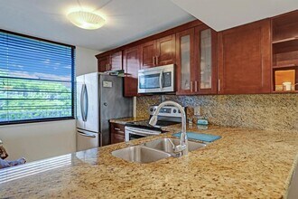1526 Whitehall Dr, Unit 406 in Davie, FL - Building Photo - Building Photo