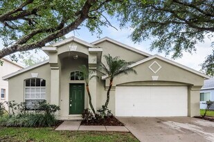 402 Sonoma Dr in Valrico, FL - Building Photo