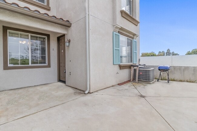 308 Island Way in Oceanside, CA - Building Photo - Building Photo