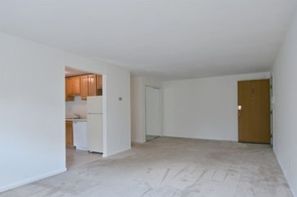 Landon Court Apartments in Lansdowne, PA in Lansdowne, PA - Building Photo - Interior Photo