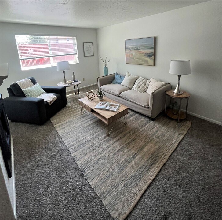 3198 S 300 E in South Salt Lake, UT - Building Photo