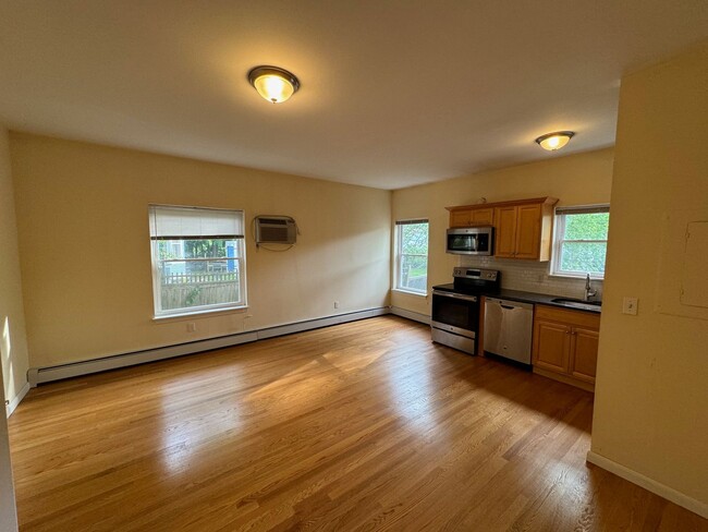 468 Mansfield St in New Haven, CT - Building Photo - Building Photo