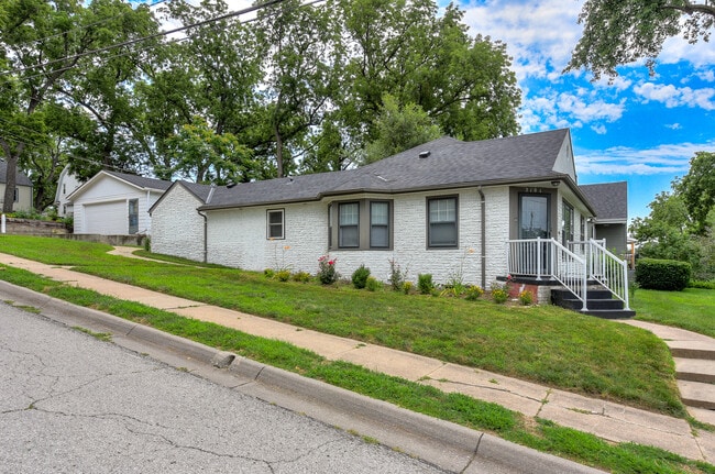 2101 S 61st Ave in Omaha, NE - Building Photo - Building Photo