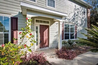 6986 Roundleaf Dr in Jacksonville, FL - Building Photo - Building Photo