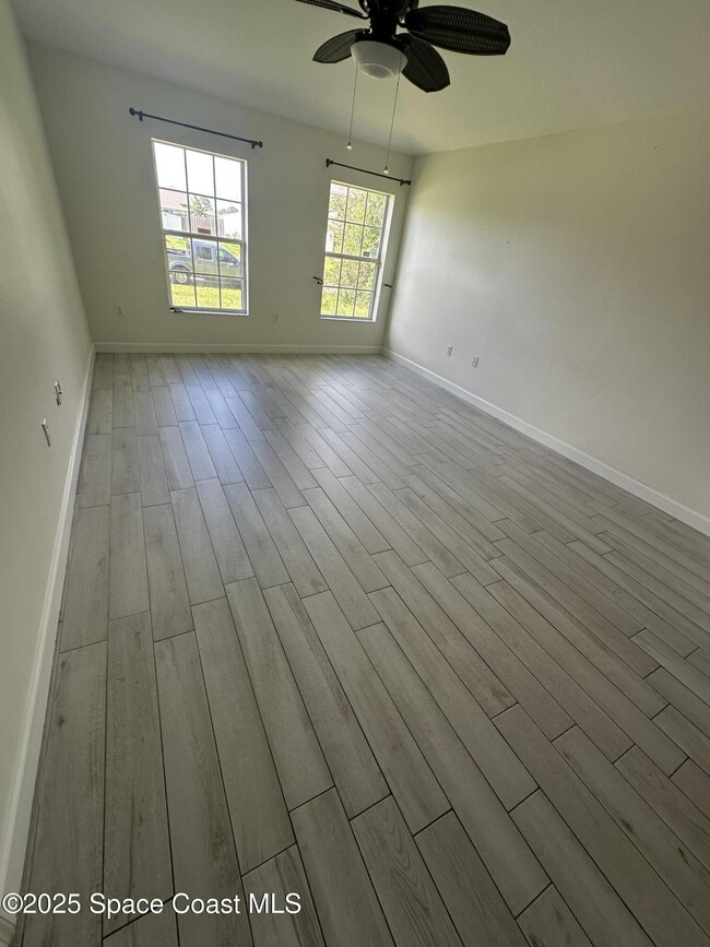930 Sable Cir SE in Palm Bay, FL - Foto de edificio - Building Photo