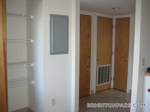 148 N Beacon St in Boston, MA - Foto de edificio - Building Photo