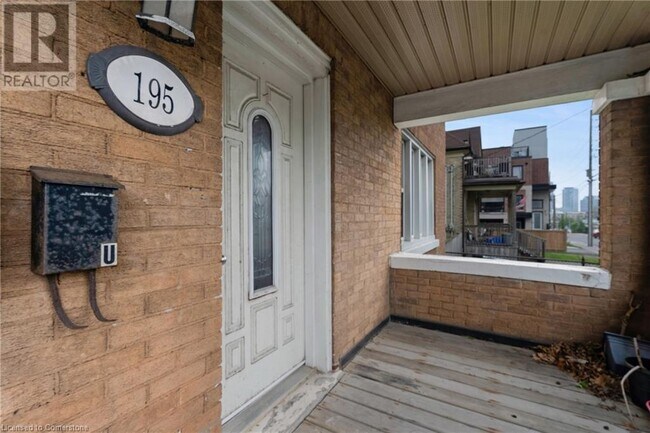 195 Victoria St N in Kitchener, ON - Building Photo - Building Photo