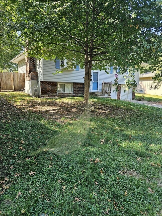 3005 SW 4 St in Blue Springs, MO - Building Photo - Building Photo