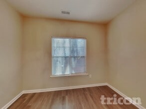 633 Prickly Pear Dr in Fuquay Varina, NC - Building Photo - Building Photo