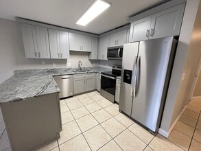2608 Icabod Ct in Leesburg, FL - Foto de edificio - Building Photo