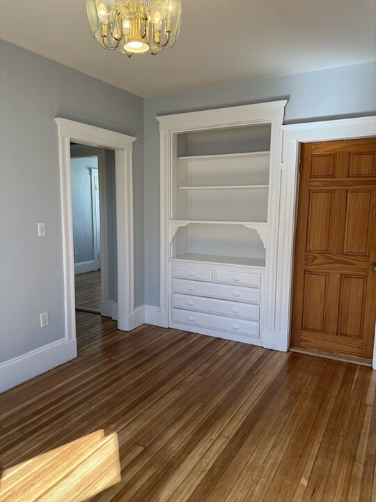 563 Hyde Park Ave in Boston, MA - Building Photo
