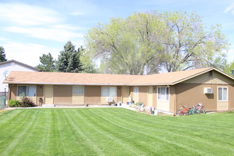 215-219 N Michigan Ave in Caldwell, ID - Building Photo - Primary Photo