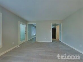 1133 NE Banner Dr in Lee's Summit, MO - Building Photo - Building Photo