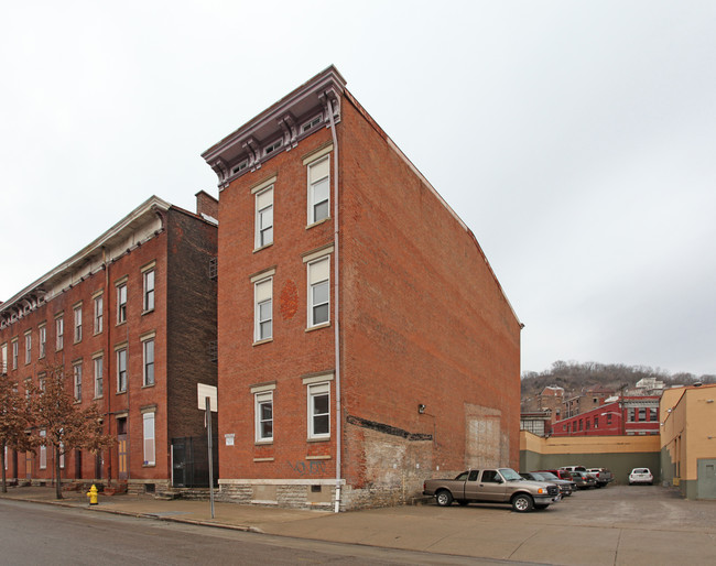 41 W Mcmicken Ave in Cincinnati, OH - Building Photo - Building Photo