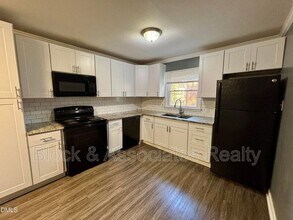 1019 Greenwich St in Raleigh, NC - Building Photo - Building Photo