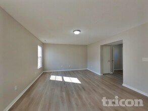 4249 Village Bend Dr in Indianapolis, IN - Building Photo - Building Photo