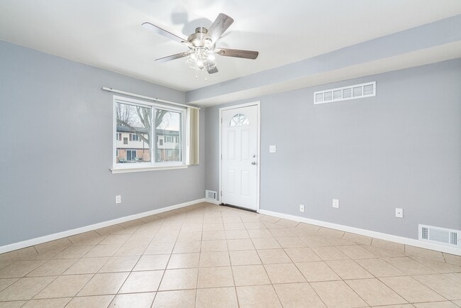 41125 S Woodbury Green Dr in Belleville, MI - Foto de edificio - Building Photo