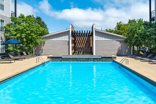 Alexander Park in Worthington, OH - Building Photo