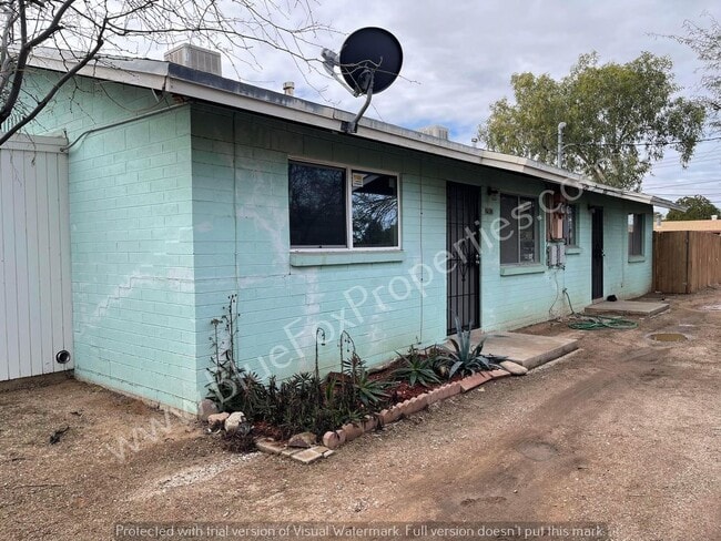 property at 2912 N Flanwill Blvd
