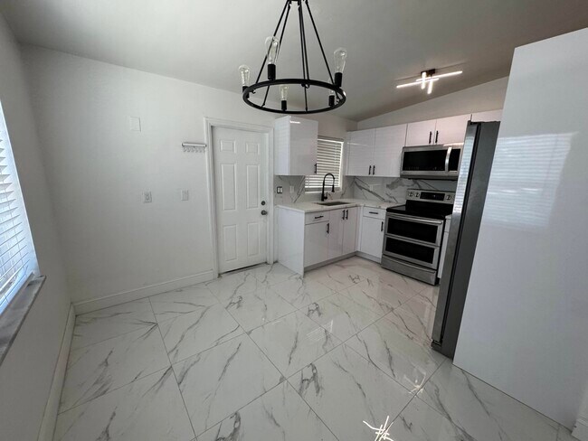 508 Palm Ave in Fort Pierce, FL - Building Photo - Building Photo