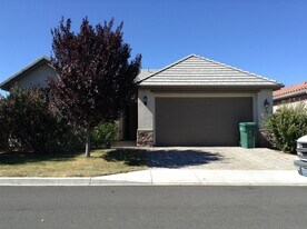 13795 Seabiscuit Dr in Reno, NV - Building Photo