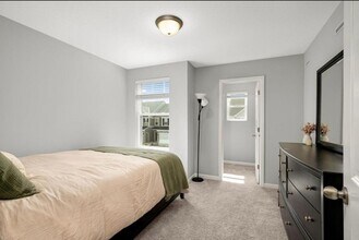 5318 94th Ln N in Brooklyn Park, MN - Building Photo - Building Photo