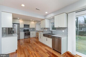 15090 Holleyside Dr in Montclair, VA - Building Photo - Building Photo