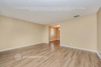 1705 Village Ct in Brandon, FL - Foto de edificio - Building Photo