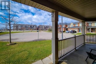 355 Chuchmach Cl in Milton, ON - Building Photo - Building Photo