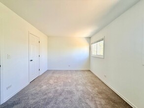 1363 Andover Dr in Aurora, IL - Building Photo - Building Photo