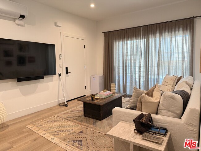 property at 914 7th St