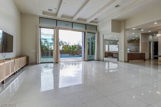 7434 Yonie Ct in Las Vegas, NV - Building Photo - Building Photo