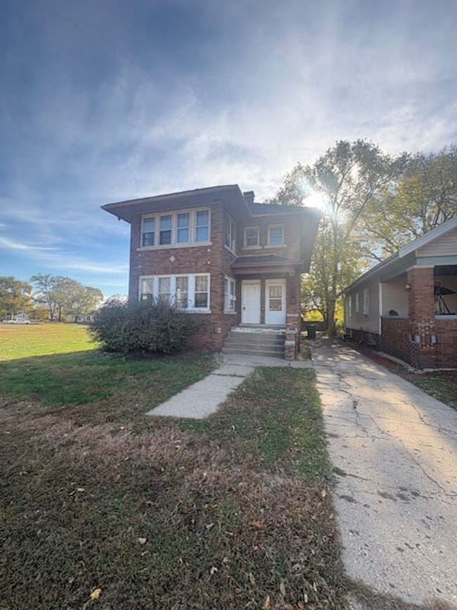 1208 NE Jefferson Ave