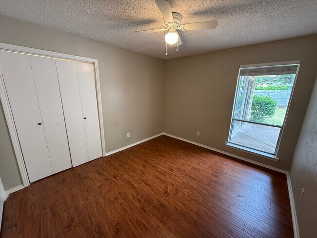 1221 Holt Ave in Desoto, TX - Building Photo - Building Photo