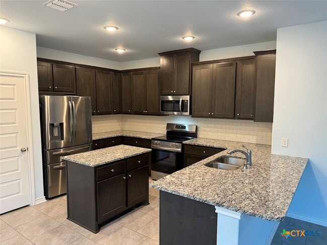 382 Susie Dr in Canyon Lake, TX - Building Photo - Building Photo