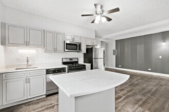 4555 Malden St in Chicago, IL - Building Photo - Building Photo