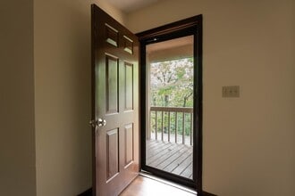 105 Hanover Way in Seneca, SC - Building Photo - Building Photo