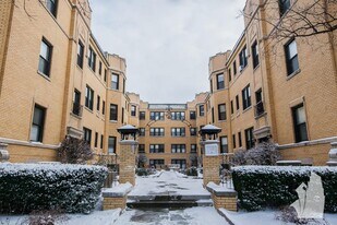 2329 N Rockwell St, Unit 1BD in Chicago, IL - Building Photo